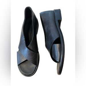 Ernesto Dolani Made in Italy Black Leather Crossover Slip On Women's Sandals